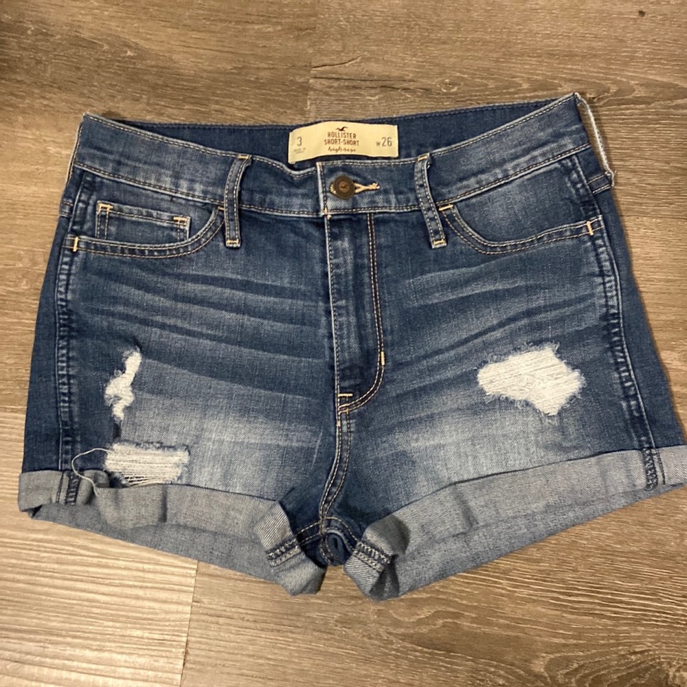 Hollister Shorts / Size: 3